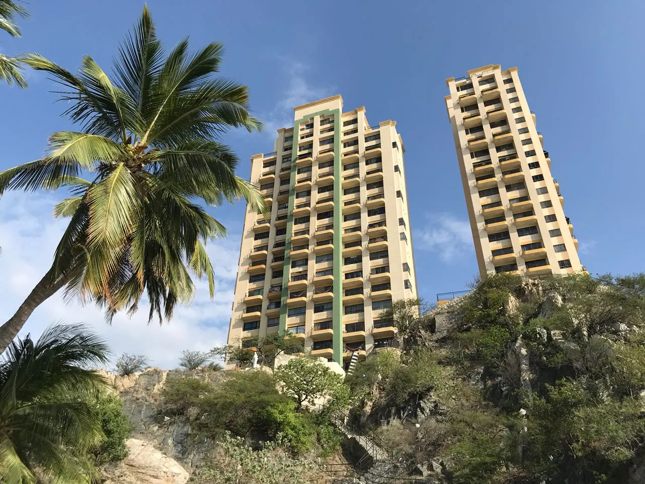 Edificio el Peñon del Rodadero santa marta apartamento