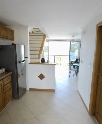 Sala cocina apartamento vista al mar santa marta