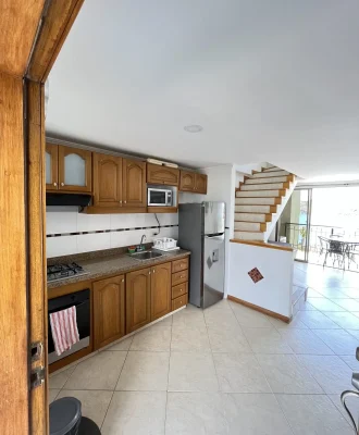 apartamento-205-cocina-equipada-nevera-rodadero