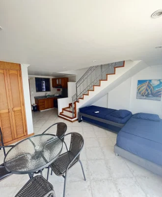 Sala y comedor con balcón, apartamento 803 Rodadero